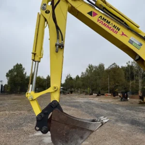 Żółta Minikoparka Yanmar VIO 57U